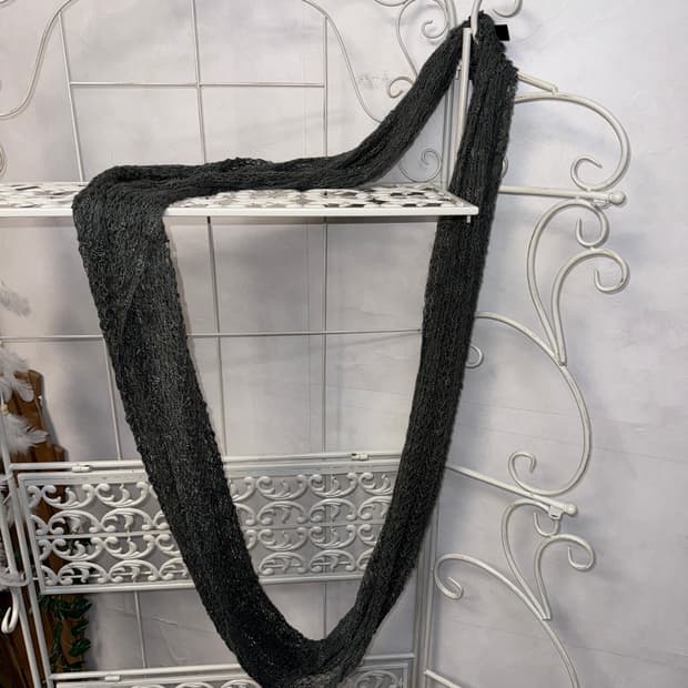 Charcoal grunge floral net warmer 