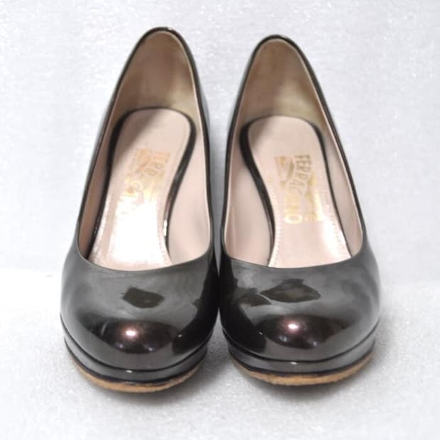 페레가모/여성에나멜유광펌프스구두(사이즈230)