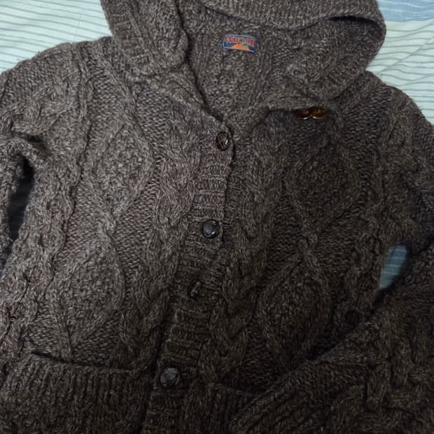 후아유 희귀매물 초코꽈배기니트