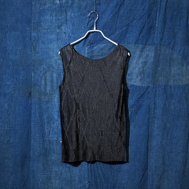 44-55 ) Japanese Vintage Pleats Tank