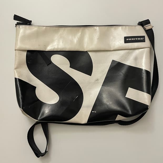 프라이탁 루 LOU 화이트블랙