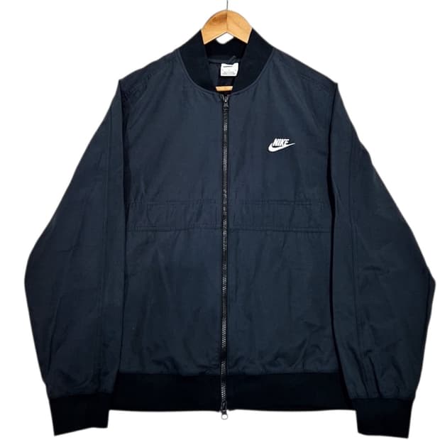 나이키 신형 자수로고 자켓