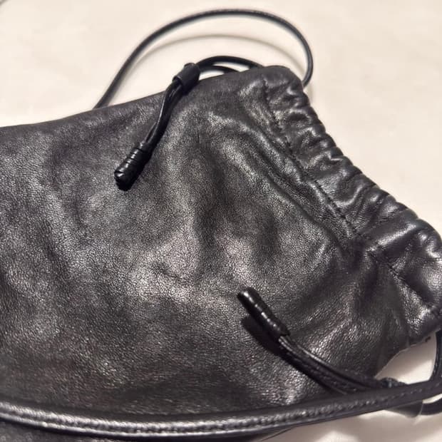 유스 레더 스트링백