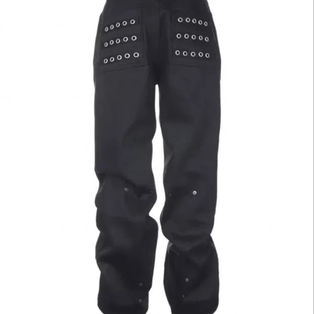 비엑세스 Eyelet Button Black Jeans