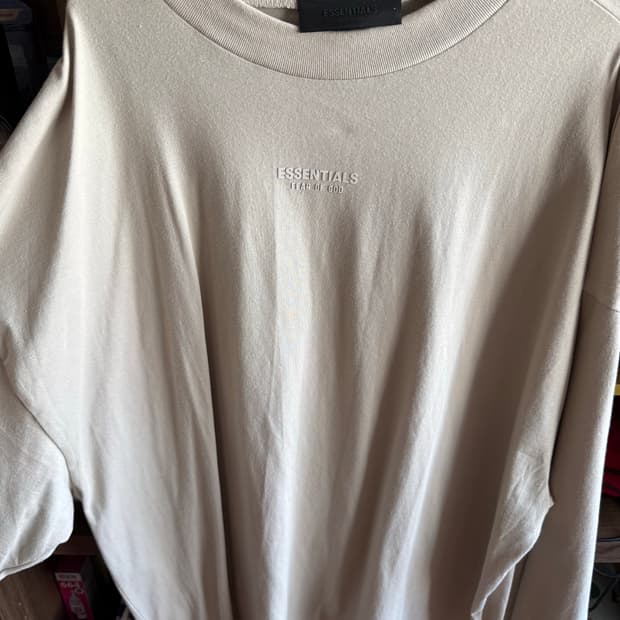 에센셜 롱슬리브