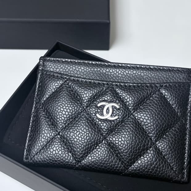 샤넬 클래식 캐비어 카드홀더(은장)