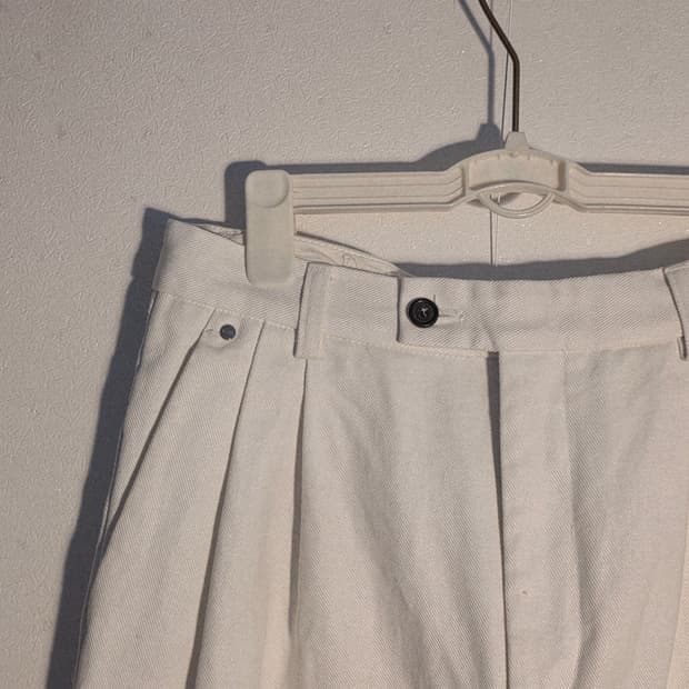 BLESS N°? 
White pintuck pants