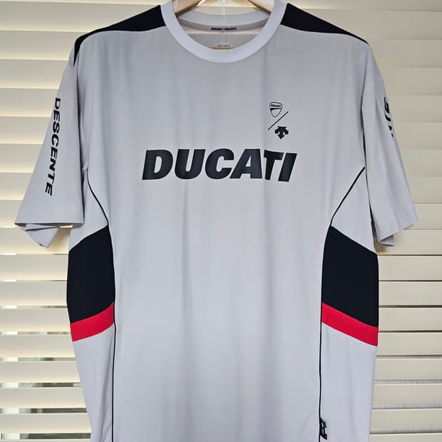 데상트 두카티 쿨링 오버핏 반팔티셔츠 100(L)
