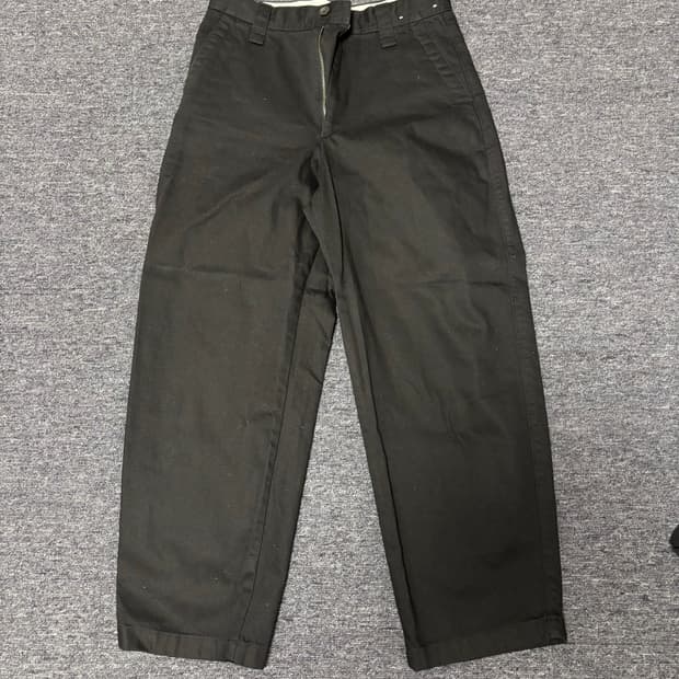 유니클로 와이드 핏 치노팬츠 블랙 73 사이즈