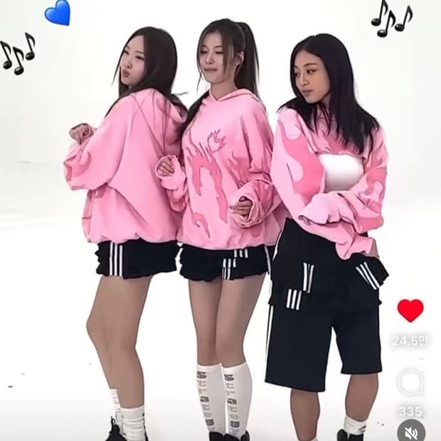 whle shop 아이다스 프릴 미니스커트 (레귤러핏)