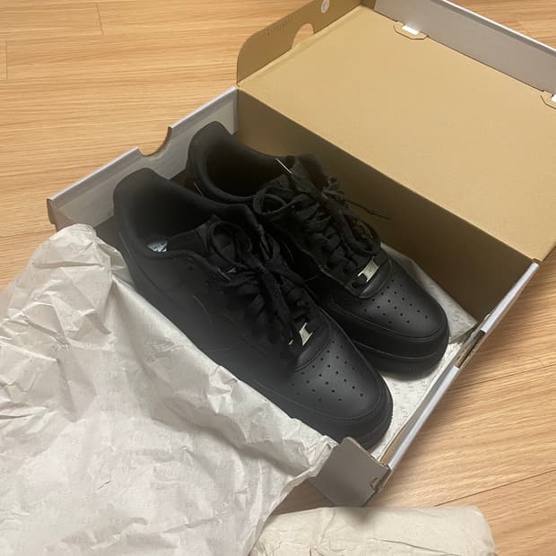 나이키 에어포스1 블랙 새상품 285(밑창 보강)