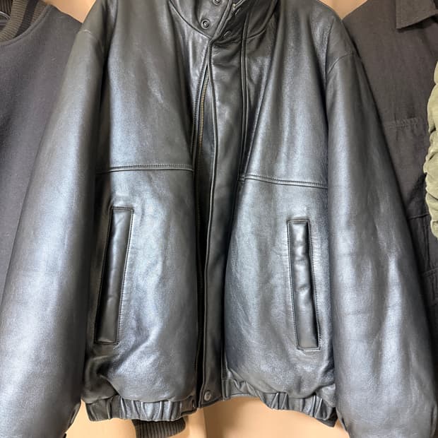 와코마리아 레더 패딩