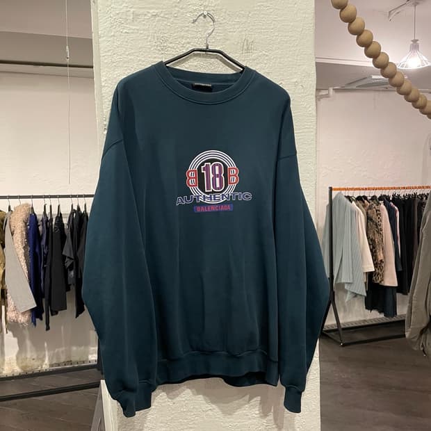 발렌시아가 로고 맨투맨