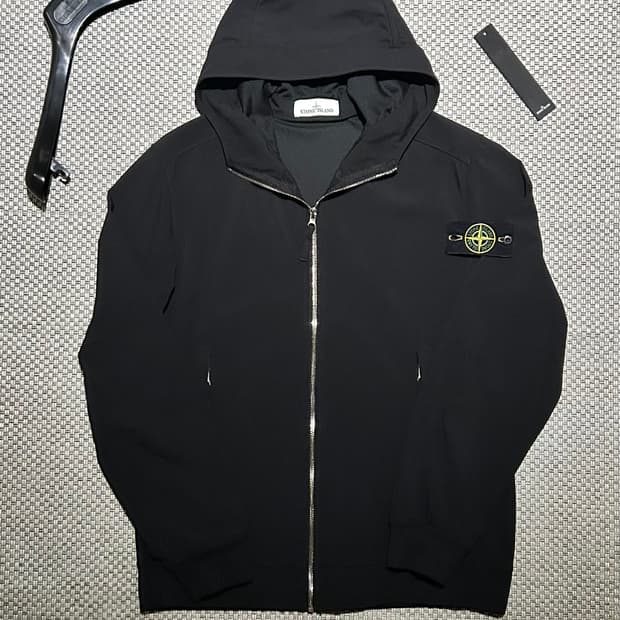 [새상품급] 스톤아일랜드 소프트쉘 l