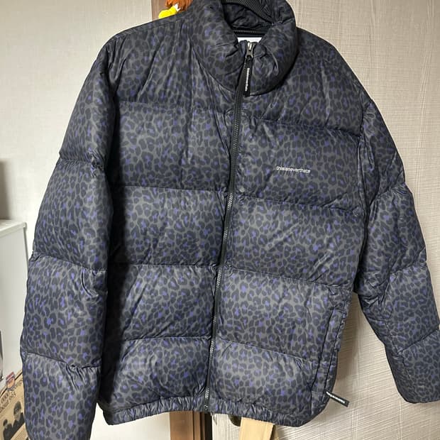 디스이네버뎃 패딩 판매합니다