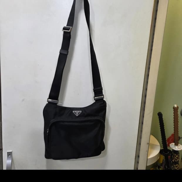 프라다 리나일론 크로스백