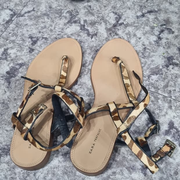 zara woman 쫄리 샌들 235 사용감없음