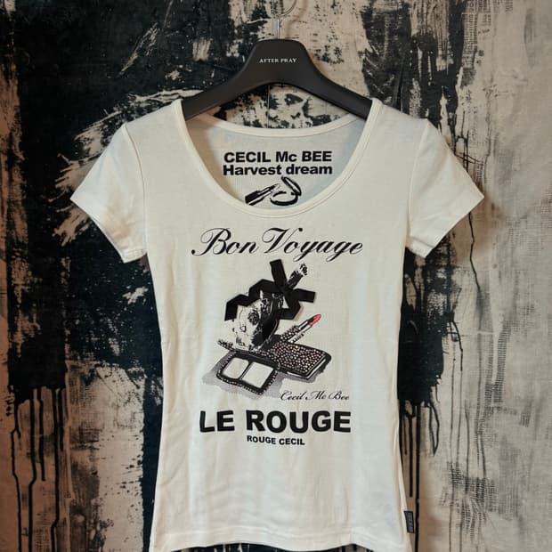 CECIL McBEE half t-shirt.