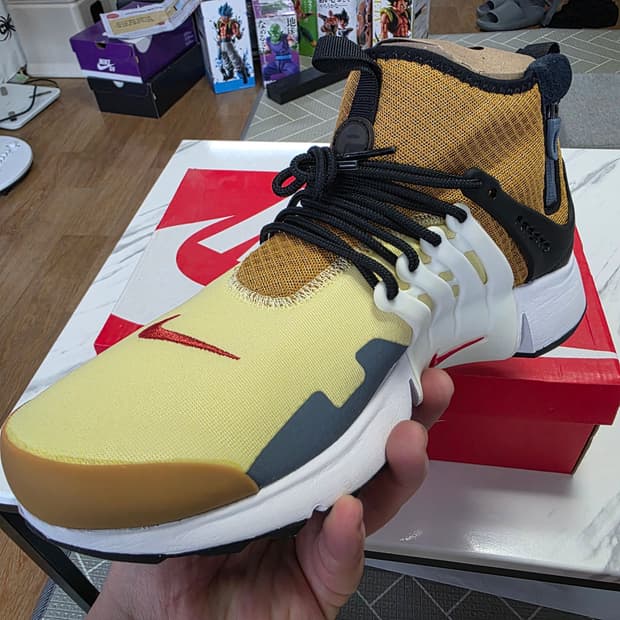 나이키 에어 프레스토 미드 옐로우 280사이즈