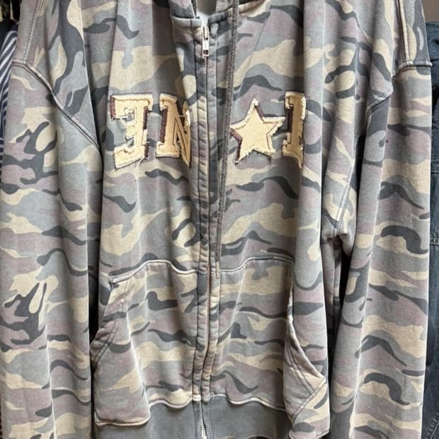 이지노이지 카모 후드집업