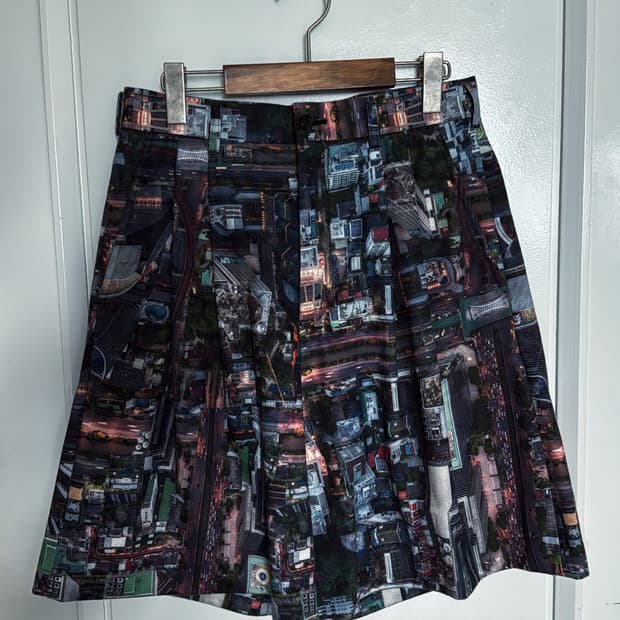 꼼데가르송 옴므 플러스 18aw 오버사이즈 그래픽 쇼츠