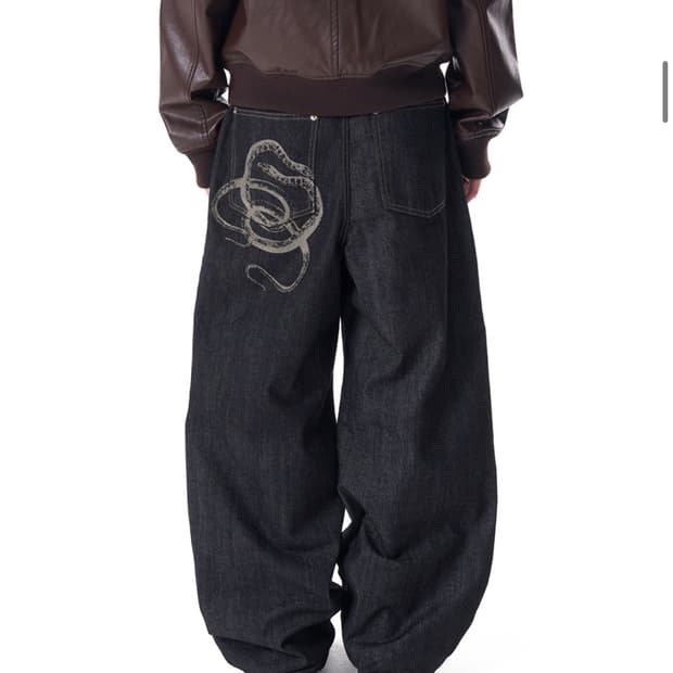 아캄 Snake Printed Denim Pants (Black)