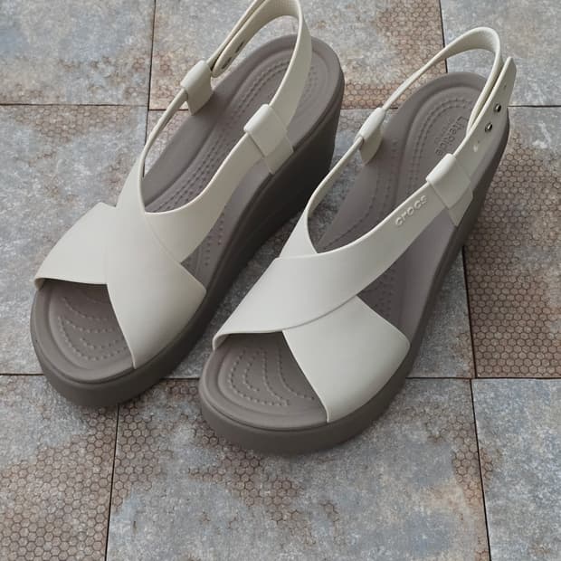 (240)크록스 브루클린 하이 웨지 샌들