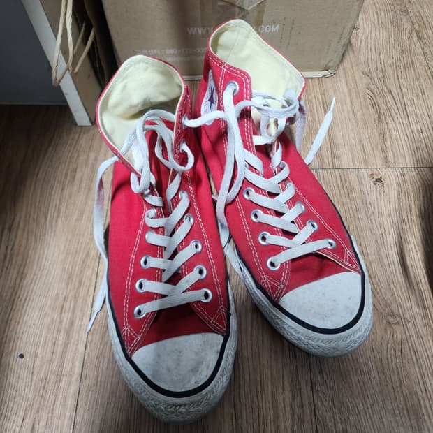 컨버스 척테일러 하이 레드 270사이즈