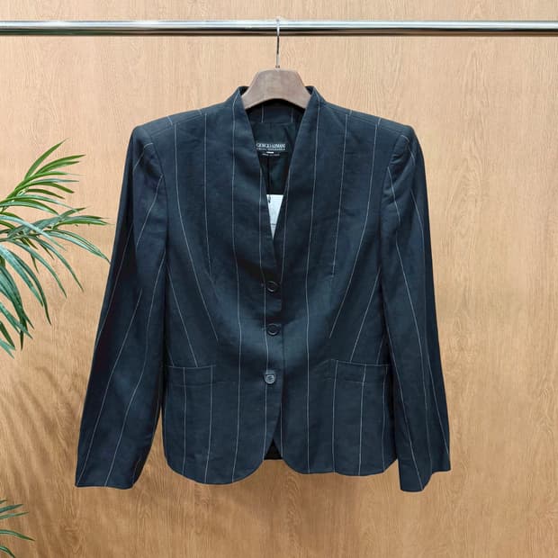 조르지오 아르마니 스트라이프 자켓 싱글 버튼업 포켓 디테일 레귤러핏 차콜