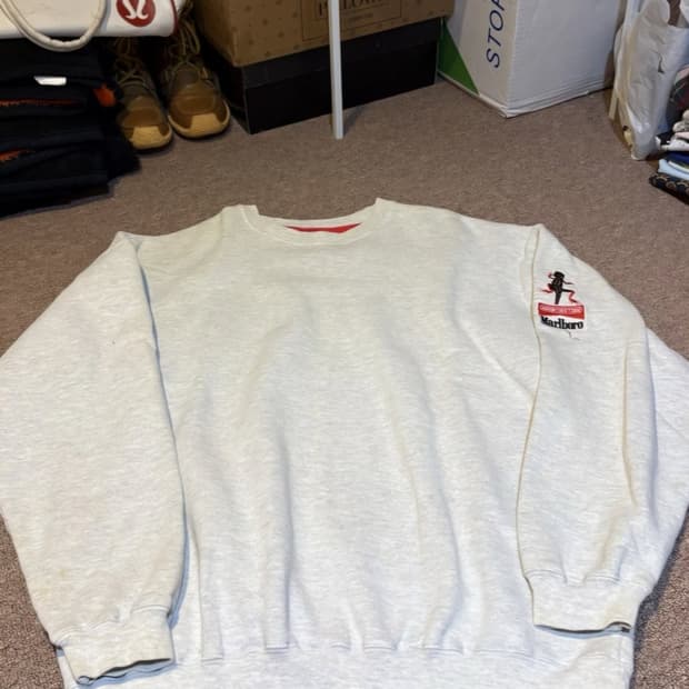 90s malboro sweatshirt