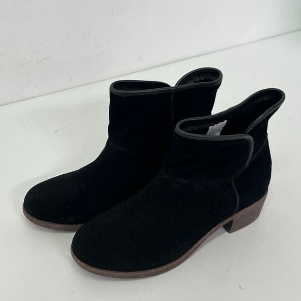 어그 스웨이드 앵클 부츠