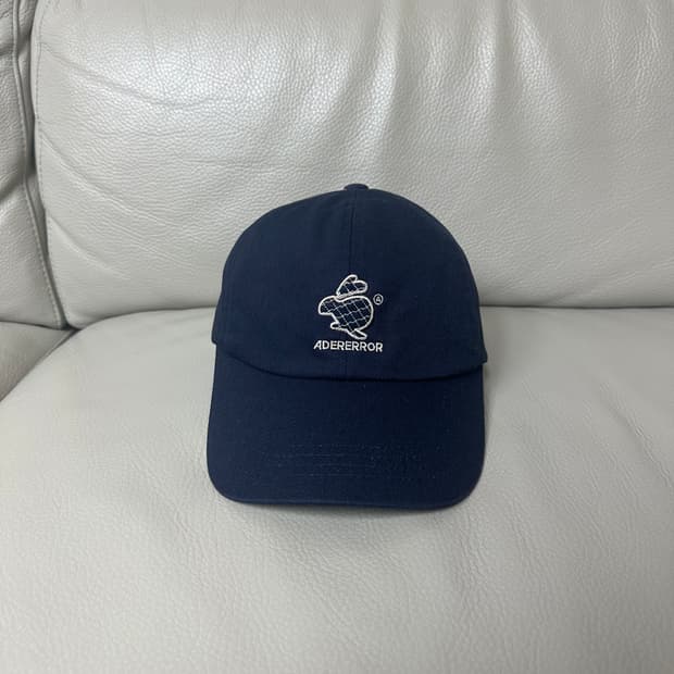 아더에러 로고캡