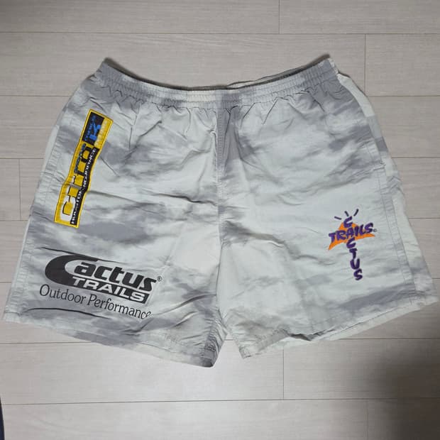 [M] 트래비스 스캇 캑터스잭 트레일 반바지 쇼츠 멀티 컬러