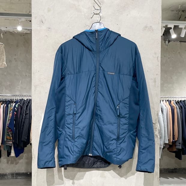아크테릭스 블루 에이픽스 인슐레이트 나일론 후디 자켓