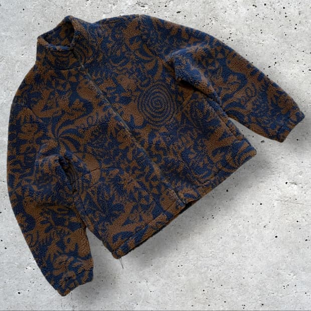 [L] 로어즈 x 켄타로 오카와라 패턴 플리스 집업 자켓 C624