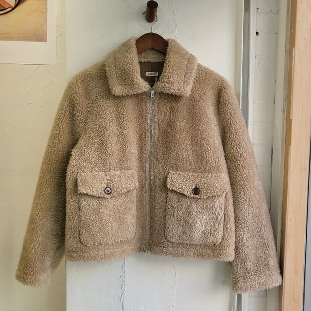 Carol 양털 숏무스탕