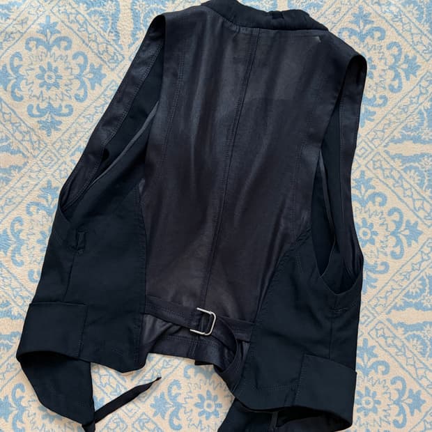drape sleeveless vest