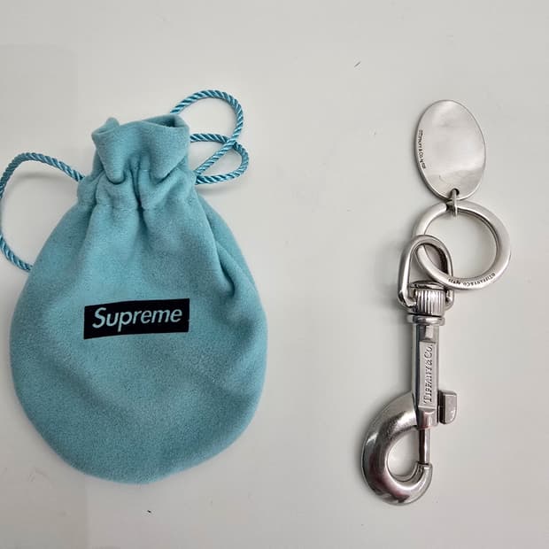 슈프림 티파니앤코 리턴 투 티파니 오벌 태그 키링