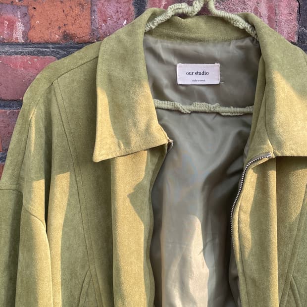 올리브 그린 집업