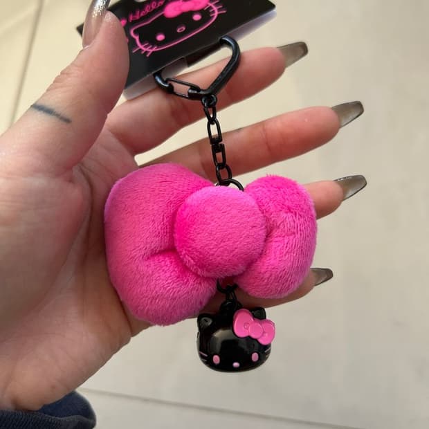 HELLO KITTY RIBBON KEYCHAIN 헬로 키티 리본 키체인