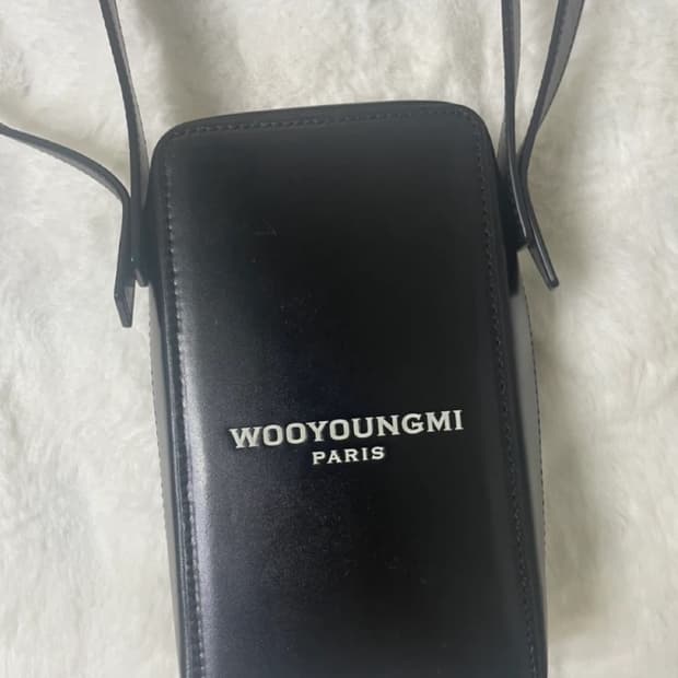 우영미 블랙 크로스백