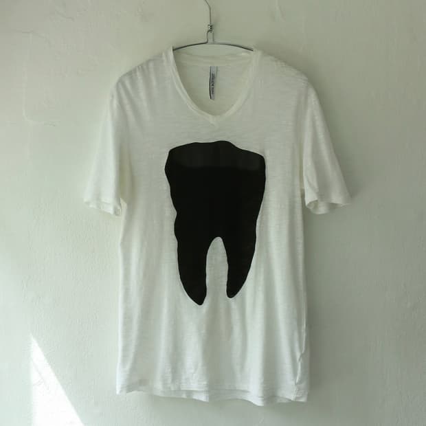 닐 바렛 화이트 그래픽 티셔츠