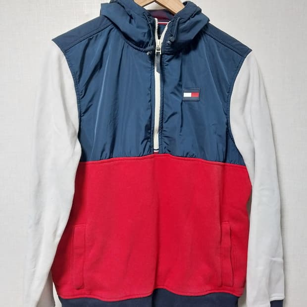 타미힐거 후드 배색티