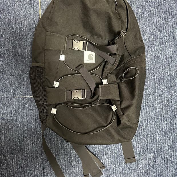 Carhartt wip 킥플립 백팩
