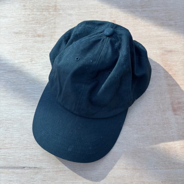 THE CLASSICS Black Strapback Cap 