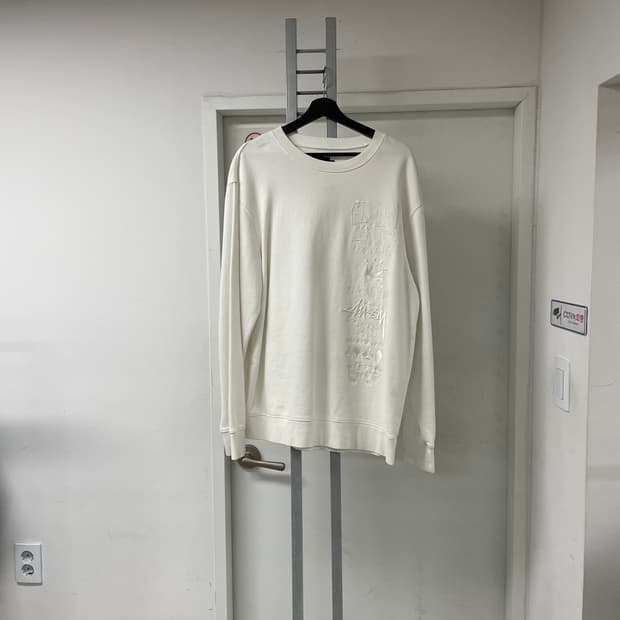 스투시 화이트 맨투맨 L