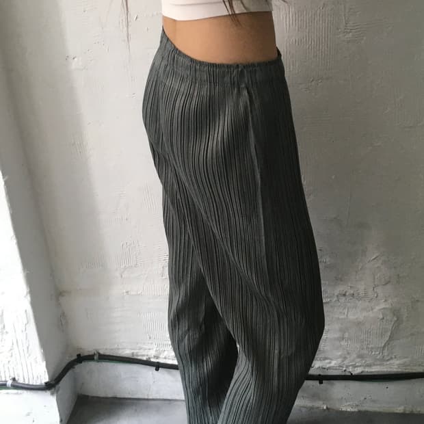 PLEATS PLEASE 플리츠플리즈 그레이 플리츠 팬츠