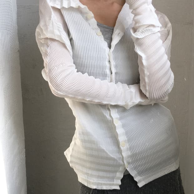 Issey Miyake 이세이미야케 화이트 플리츠 목폴라 셔츠 