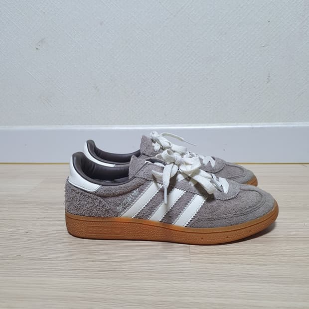아디다스 스페지알 스웨이드 스니커즈 245