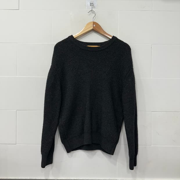 쿠어 크루넥 니트